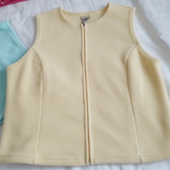 3 LL Bean fleece vests - Picture 5 of 8